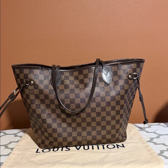 Louis Vuitton Damier Ebene Tote - Picture 3 of 10